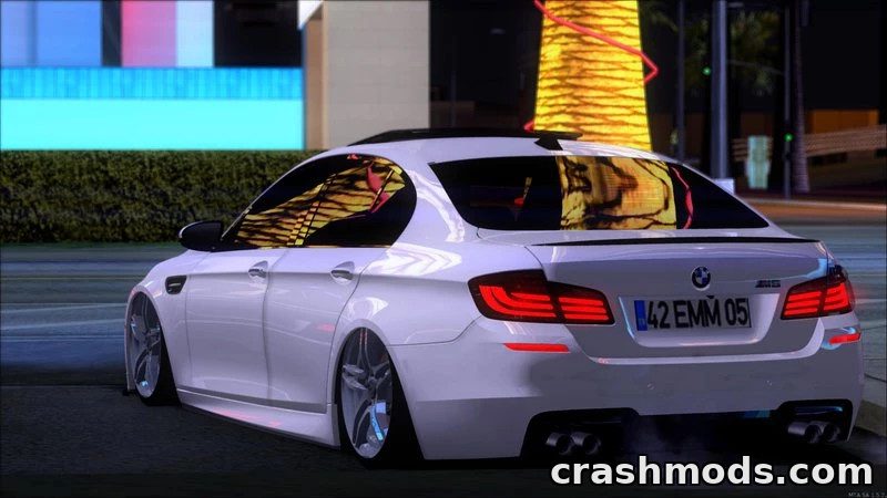 BMW M5 F10 – High-Performance Sports Sedan – screenshot 4
