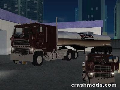 Detailed Ford CLT semi truck mod for GTA San Andreas, showcasing a sleek design and realistic tanker trailer.
